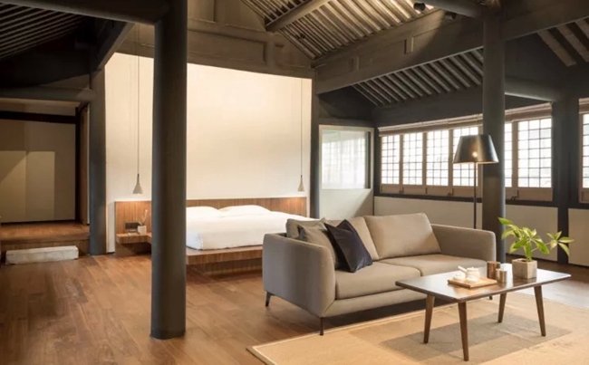 全屋定制家具利用屋內(nèi)的梁和柱，星空梵高全屋定制